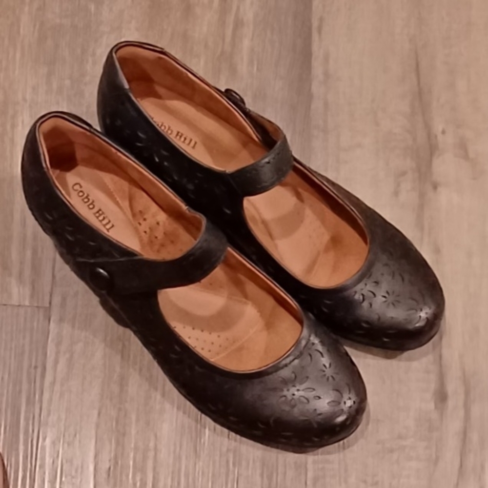 Cobb Hill Black Mary-Jane Heels with Floral Laser Cut Design